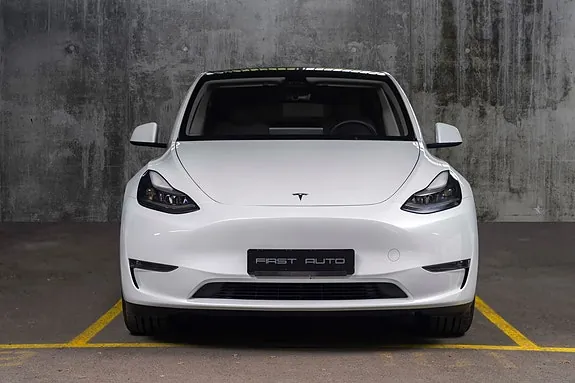 Tesla Model Y 2023 photo 3