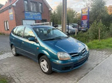 Nissan Almera Tino