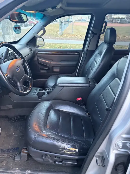 Ford Explorer 2004 photo 5