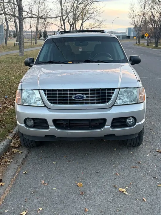 Ford Explorer 2004 photo 2