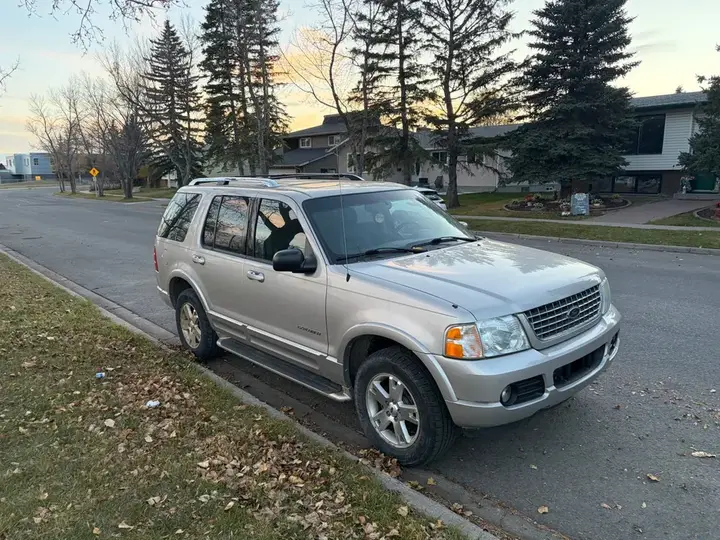 Ford Explorer 2004 photo 3
