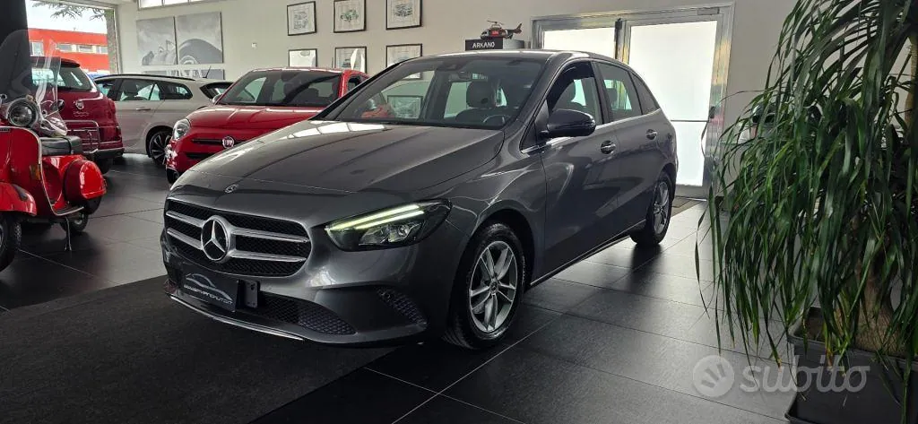 Mercedes-Benz B 180