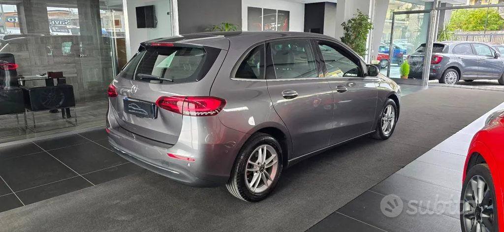 Mercedes-Benz B 180 2019 photo 3