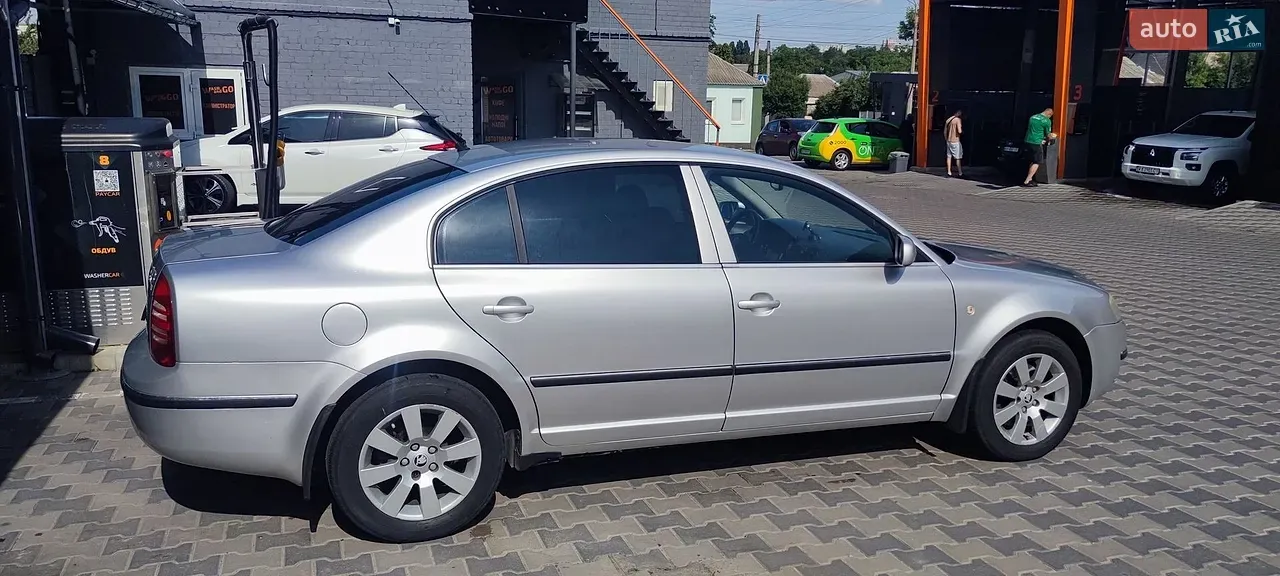 Skoda Superb 2004 photo 5