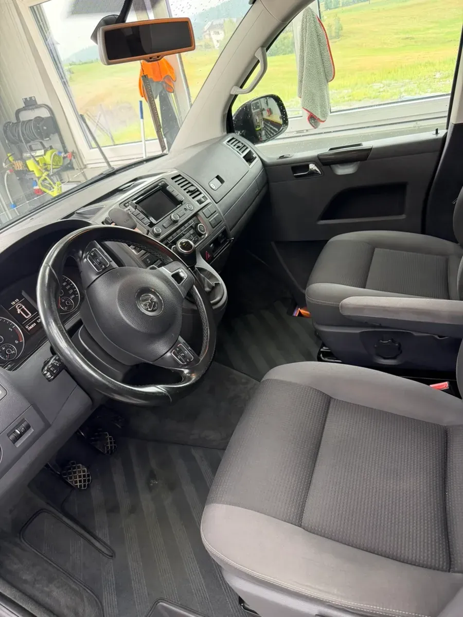 Volkswagen Multivan 2015 photo 3