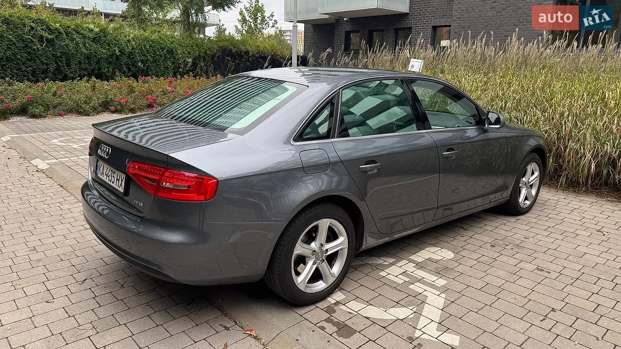 Audi A4 2012 photo 5