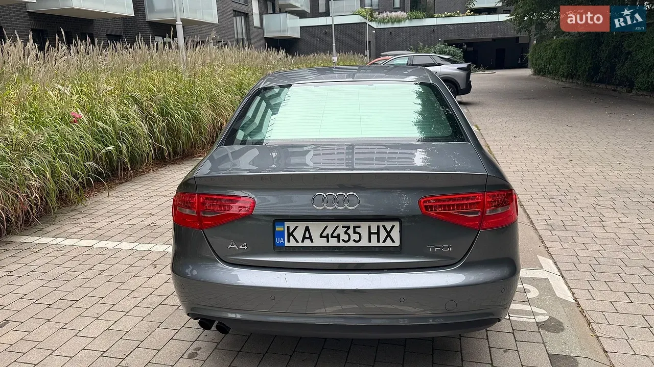 Audi A4 2012 photo 4