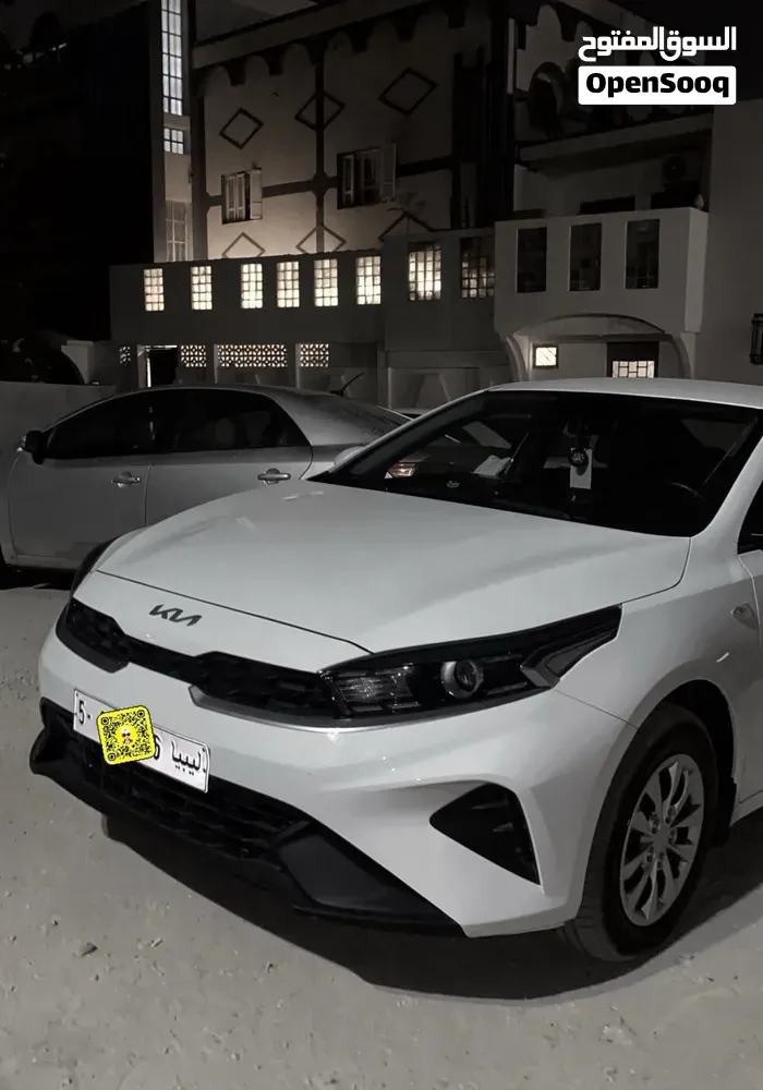 Kia Forte 2025 photo 2