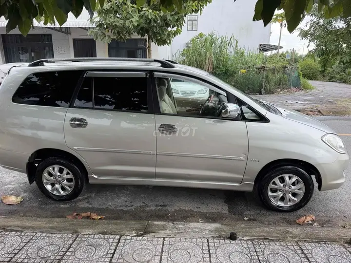 Toyota Innova 2008 photo 3