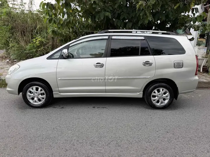 Toyota Innova 2008 photo 2