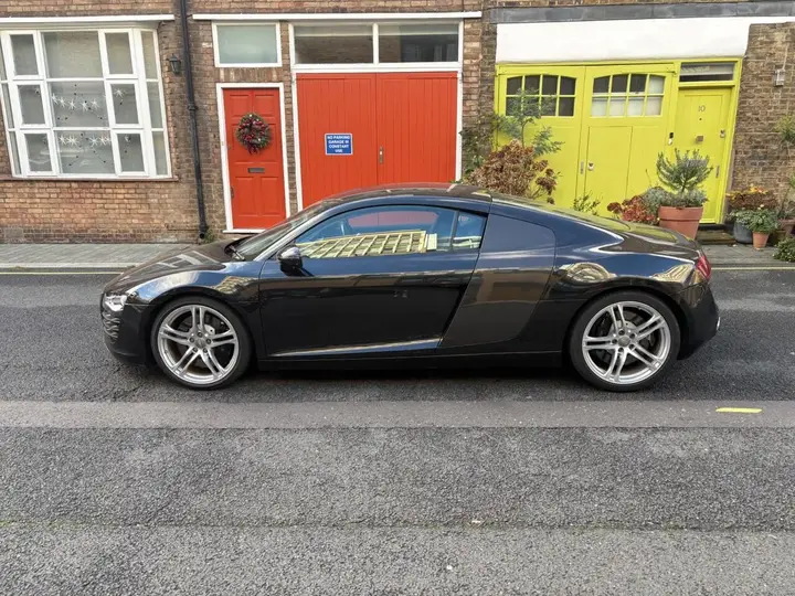 Audi R8 2008 photo 3