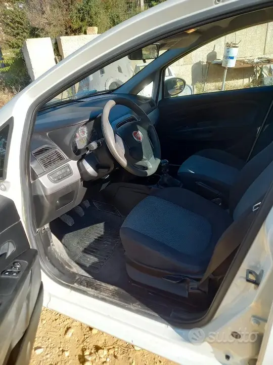Fiat Grande Punto 2013 photo 5