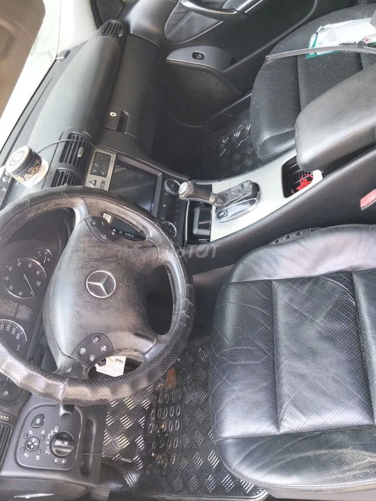 Mercedes-Benz C240