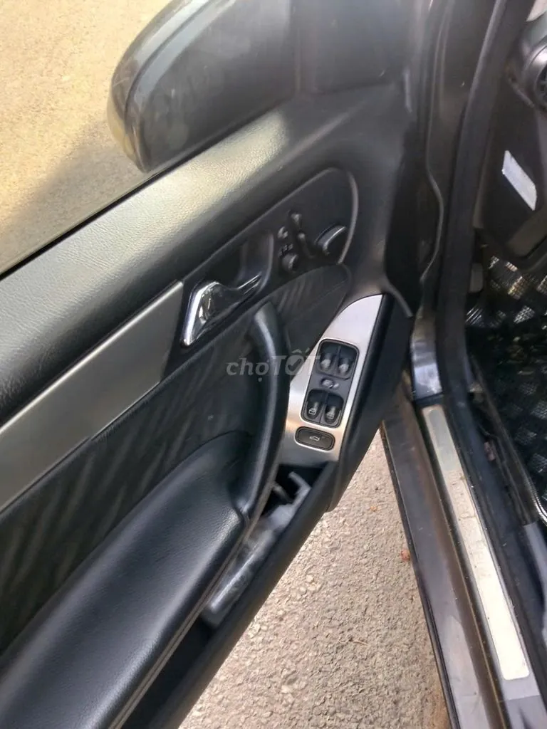 Mercedes-Benz C240 2004 photo 2