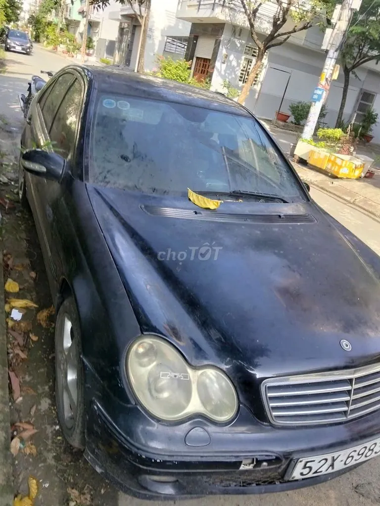 Mercedes-Benz C240 2004 photo 4