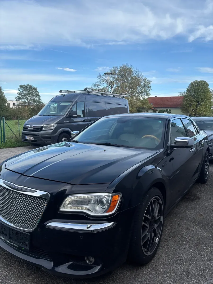 Lancia Thema 2013 photo 3