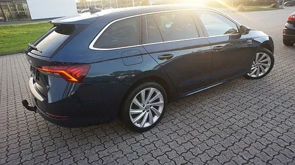 Skoda Octavia 2021 photo 2