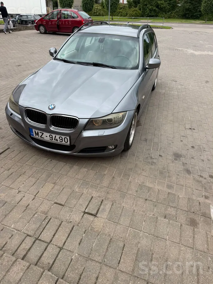 BMW 320 2009 photo 3