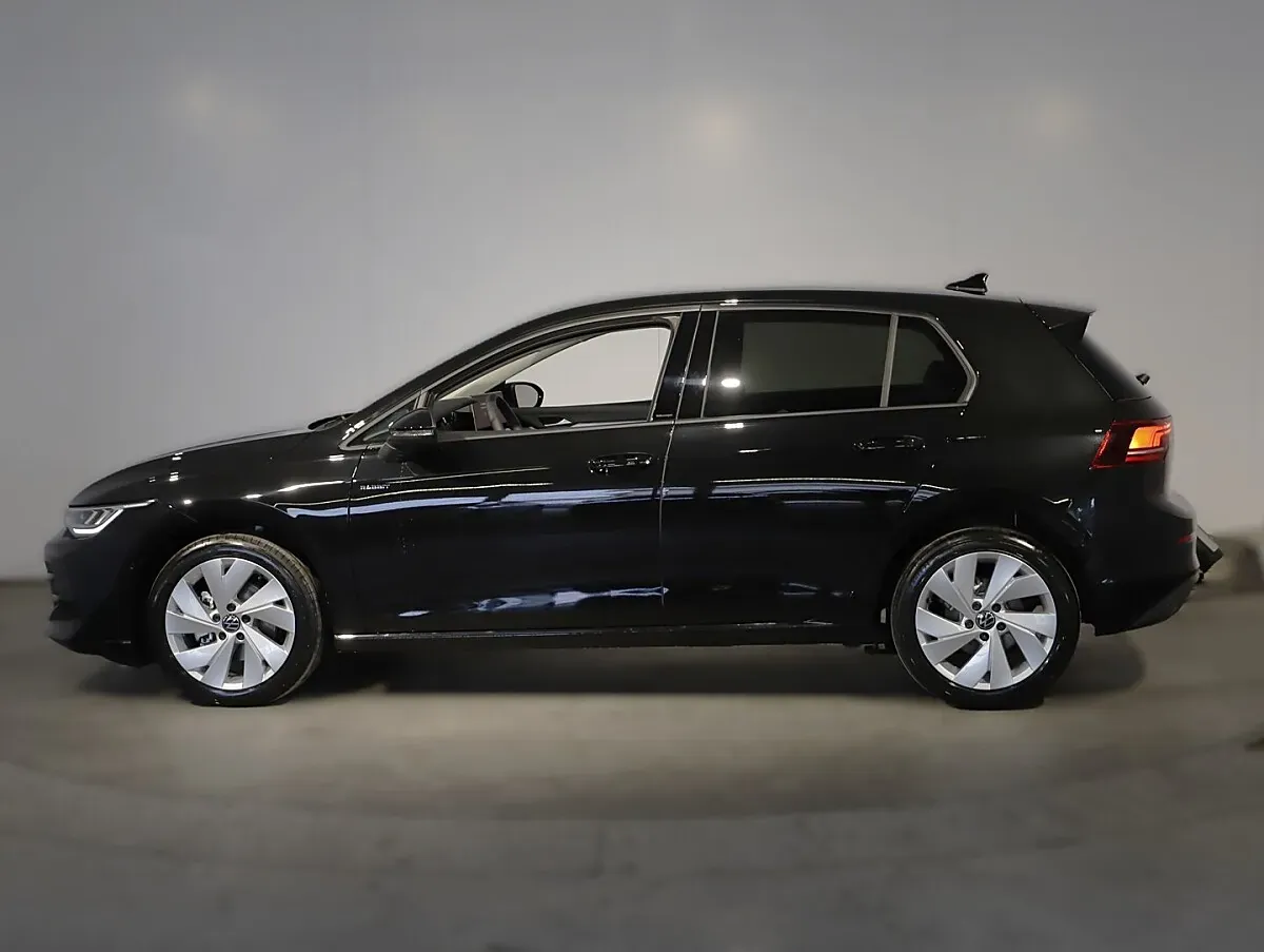 Volkswagen Golf 2026 photo 2