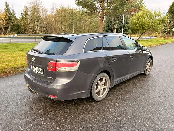 Toyota Avensis 2009 photo 2