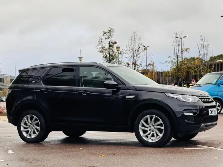 Land Rover Discovery Sport 2019 photo 4