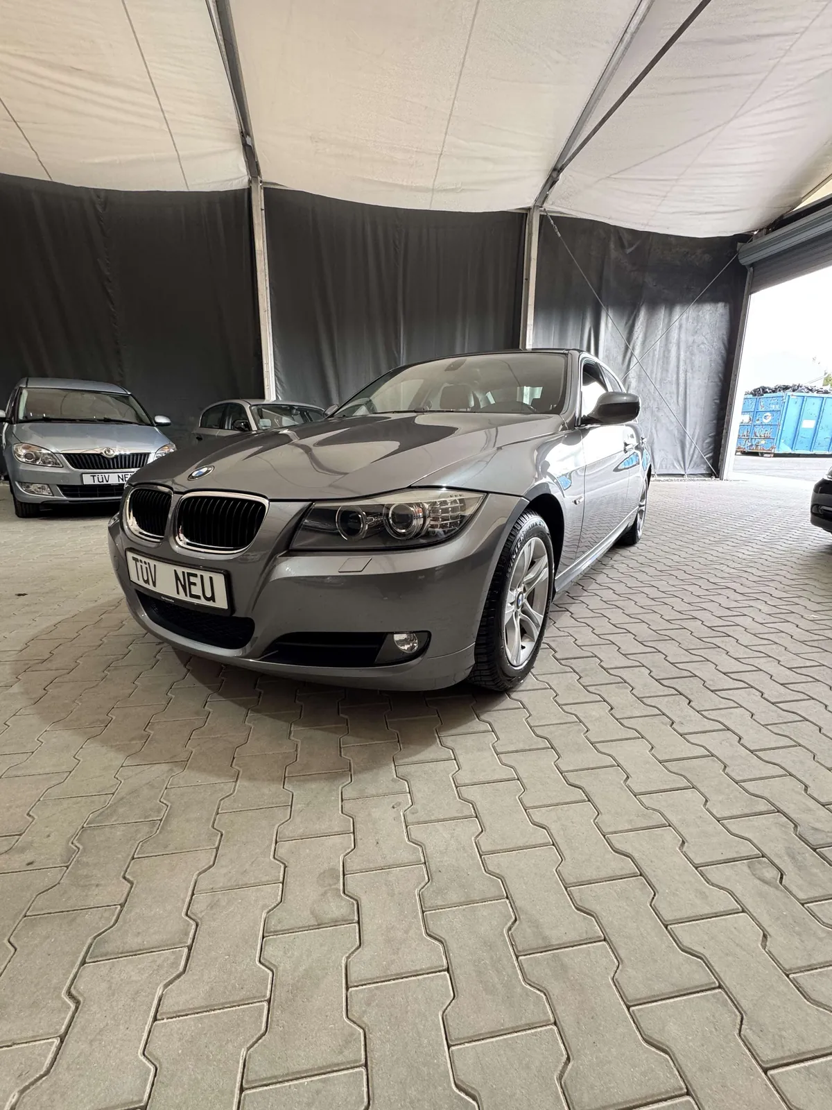 BMW 325I 2009 photo 3