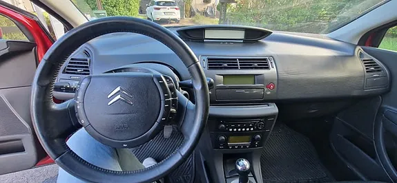 Citroen C4 2010 photo 5