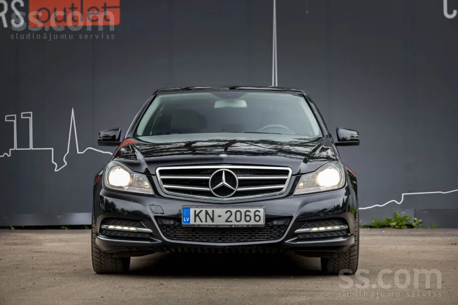 Mercedes-Benz C200 2010 photo 2