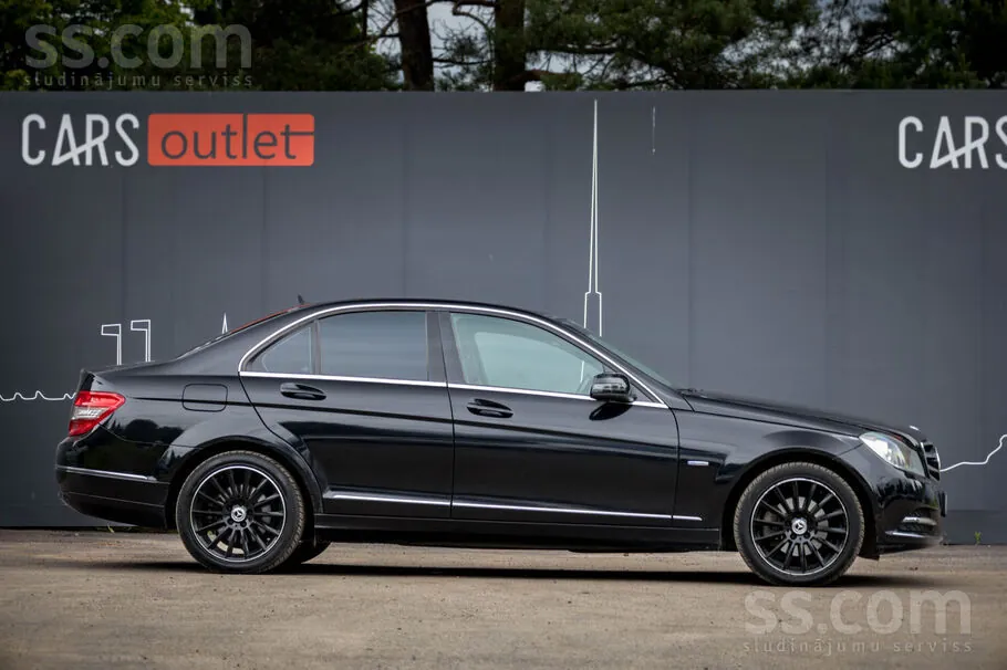 Mercedes-Benz C200 2010 photo 4