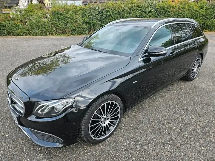 Mercedes-Benz E220
