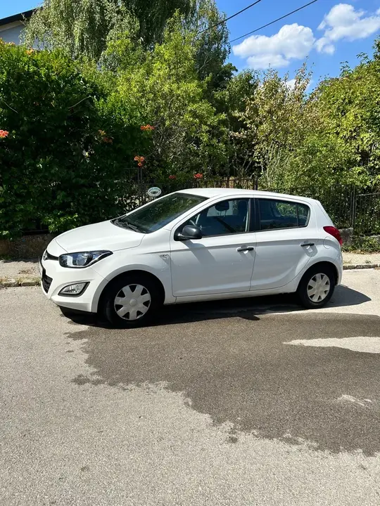 Hyundai I20 2013 photo 3