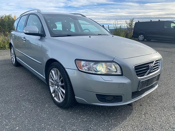 Volvo V50 2010 photo 2