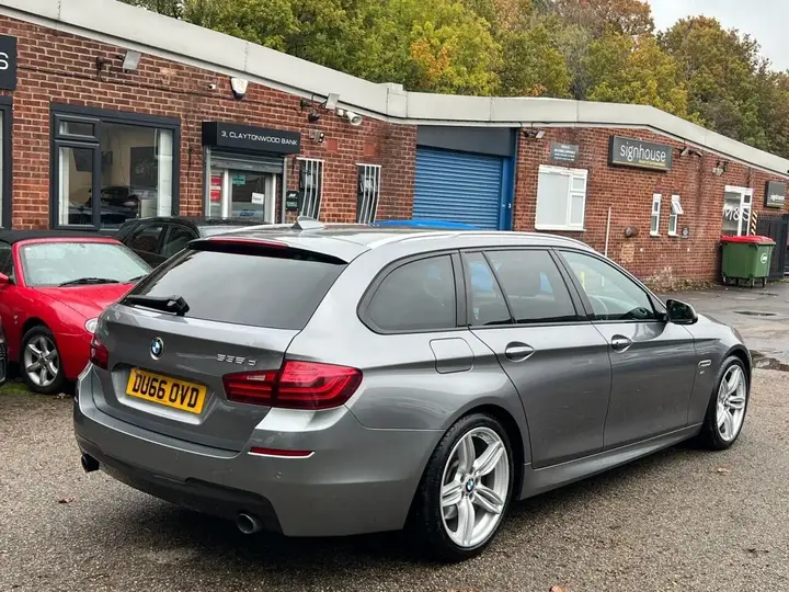 BMW 5 Series 2016 photo 3