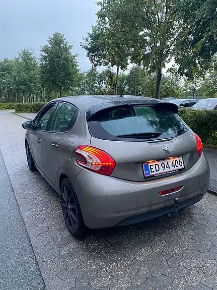Peugeot 208 2014 photo 4