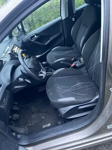 Peugeot 208 2014 photo 5