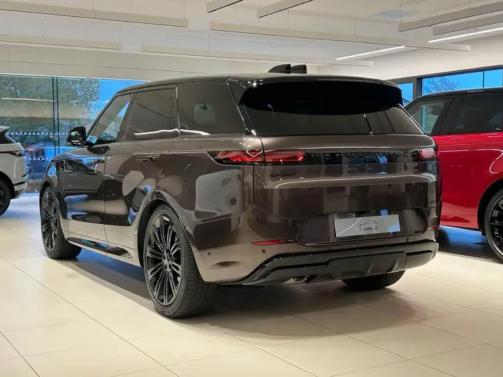 Land Rover Range Rover Sport 2026 photo 2