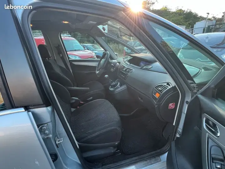 Citroen C4 Picasso 2009 photo 5