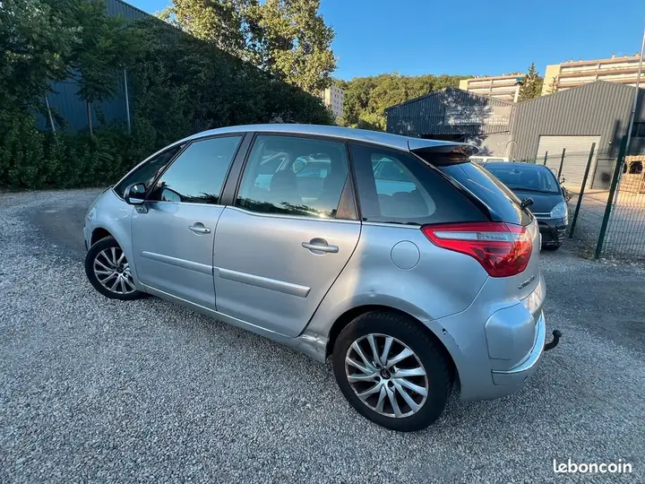 Citroen C4 Picasso 2009 photo 4