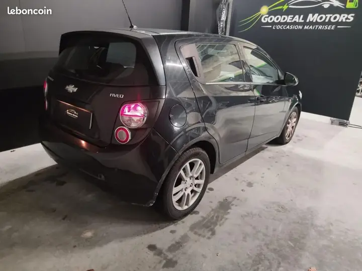Chevrolet Aveo 2012 photo 4