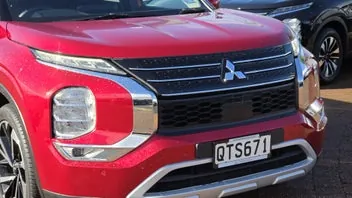 Mitsubishi Outlander 2024 photo 3