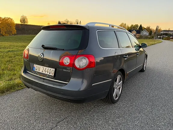 Volkswagen Passat 2010 photo 4