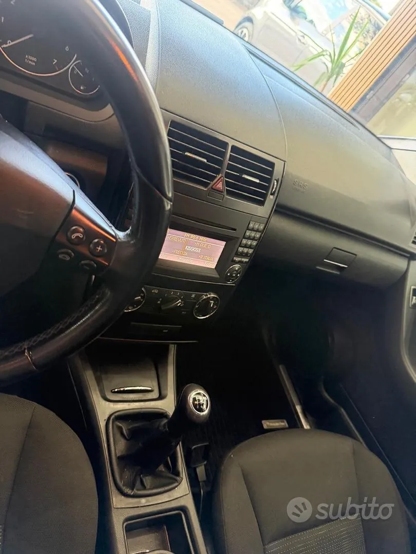 Mercedes-Benz A 160 2010 photo 5