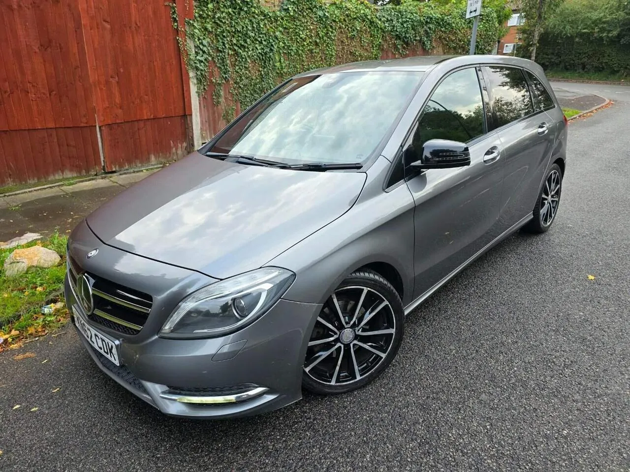 Mercedes-Benz B-Class 2012 photo 2