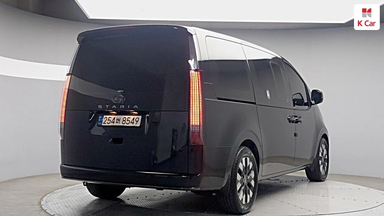 Hyundai Staria 2023 photo 4