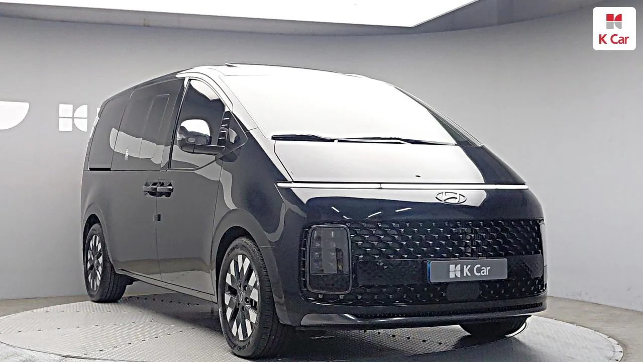 Hyundai Staria 2023 photo 3