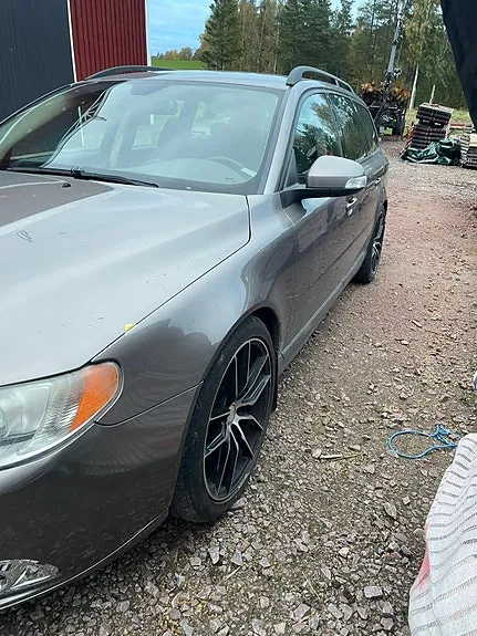 Volvo V70 2009 photo 2