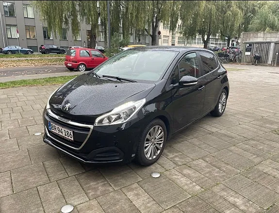 Peugeot 208 2017 photo 2