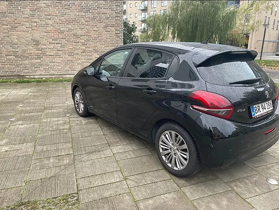 Peugeot 208 2017 photo 5