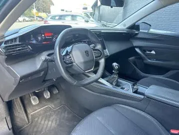 Peugeot 308 2022 photo 3