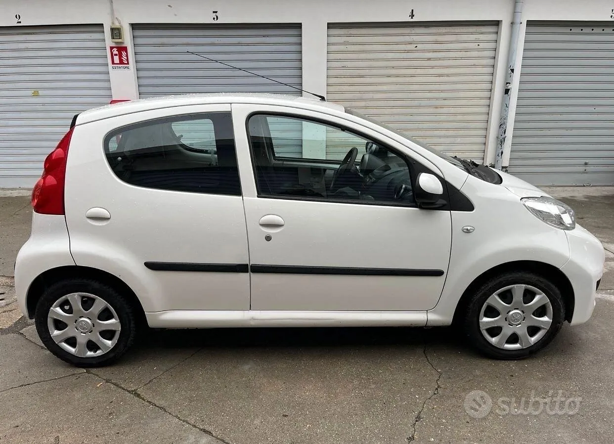 Peugeot 107 2010 photo 5